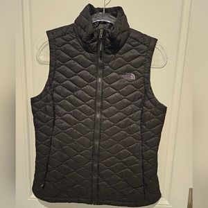 The North Face Women's Thermoball Vest Size M in Black